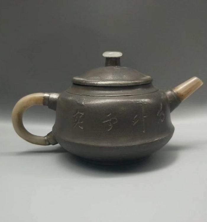 杨鹏款三镶玉包锡紫砂壶