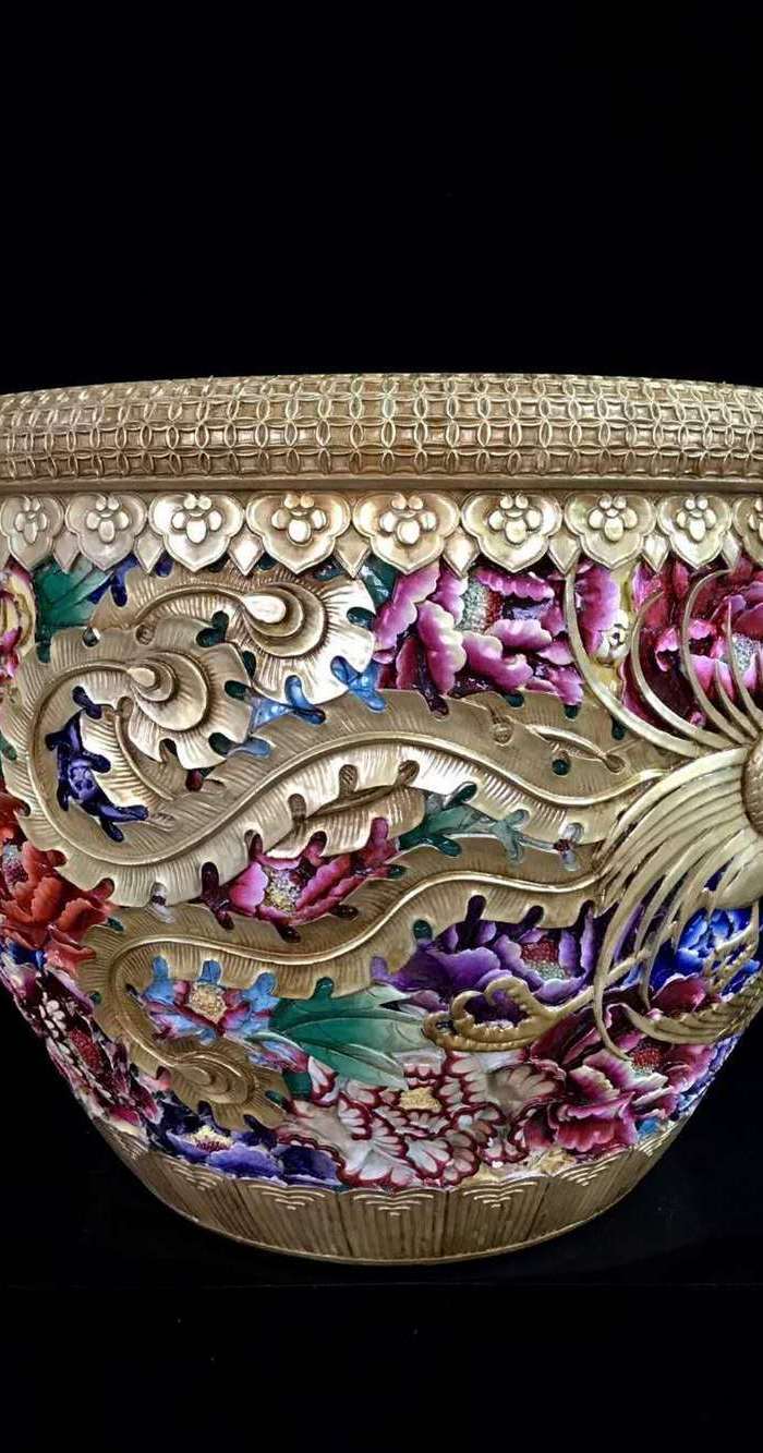 本金珐琅彩深浮雕龙凤呈祥花开富贵纹大缸