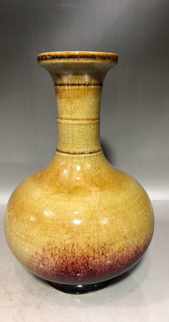 清代窑变开片赏瓶 黄釉窑变珠瓶 瓷花瓶
