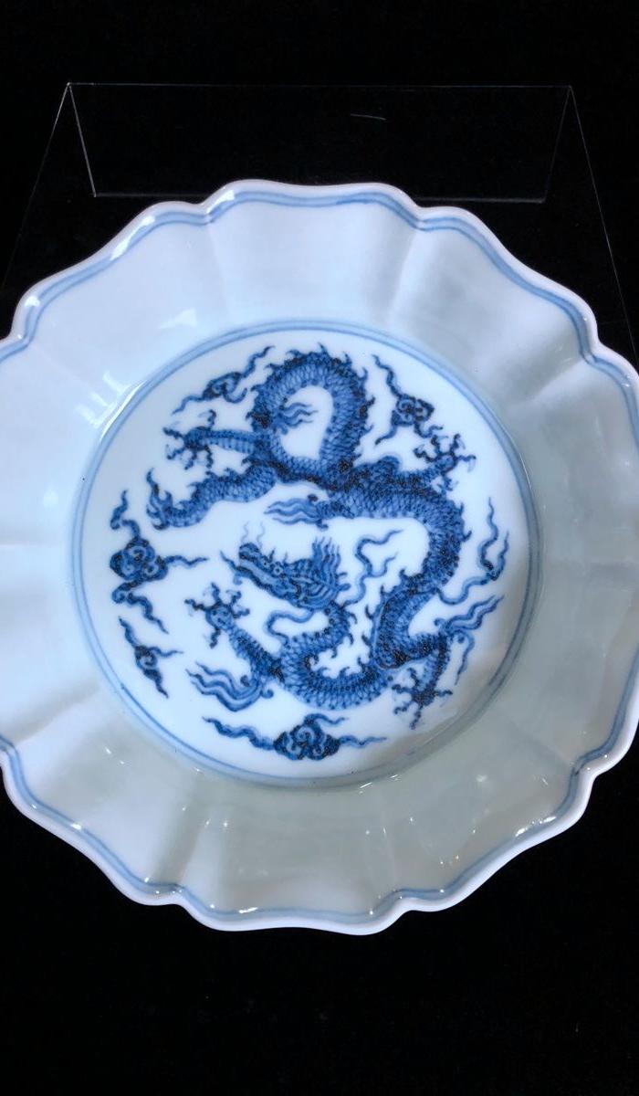 青花团龙盘