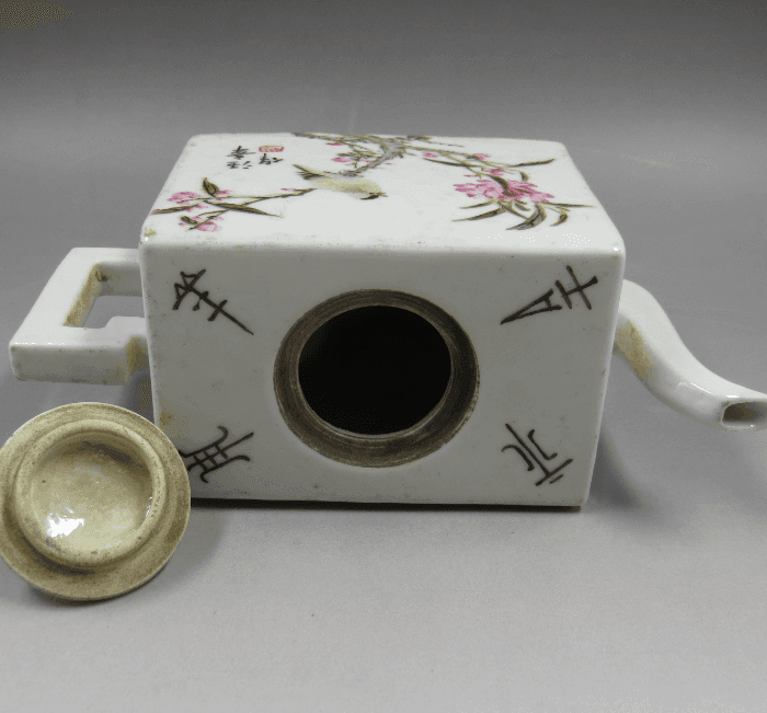 汪章 浅绛彩花鸟壶