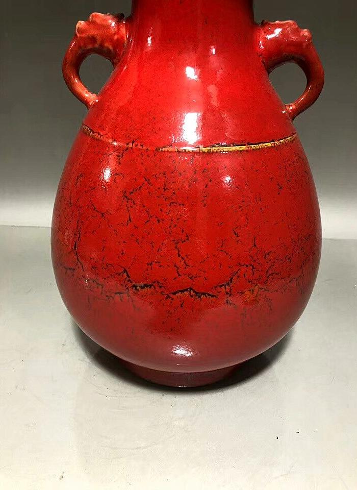 清雍正鸡血红釉双耳瓶