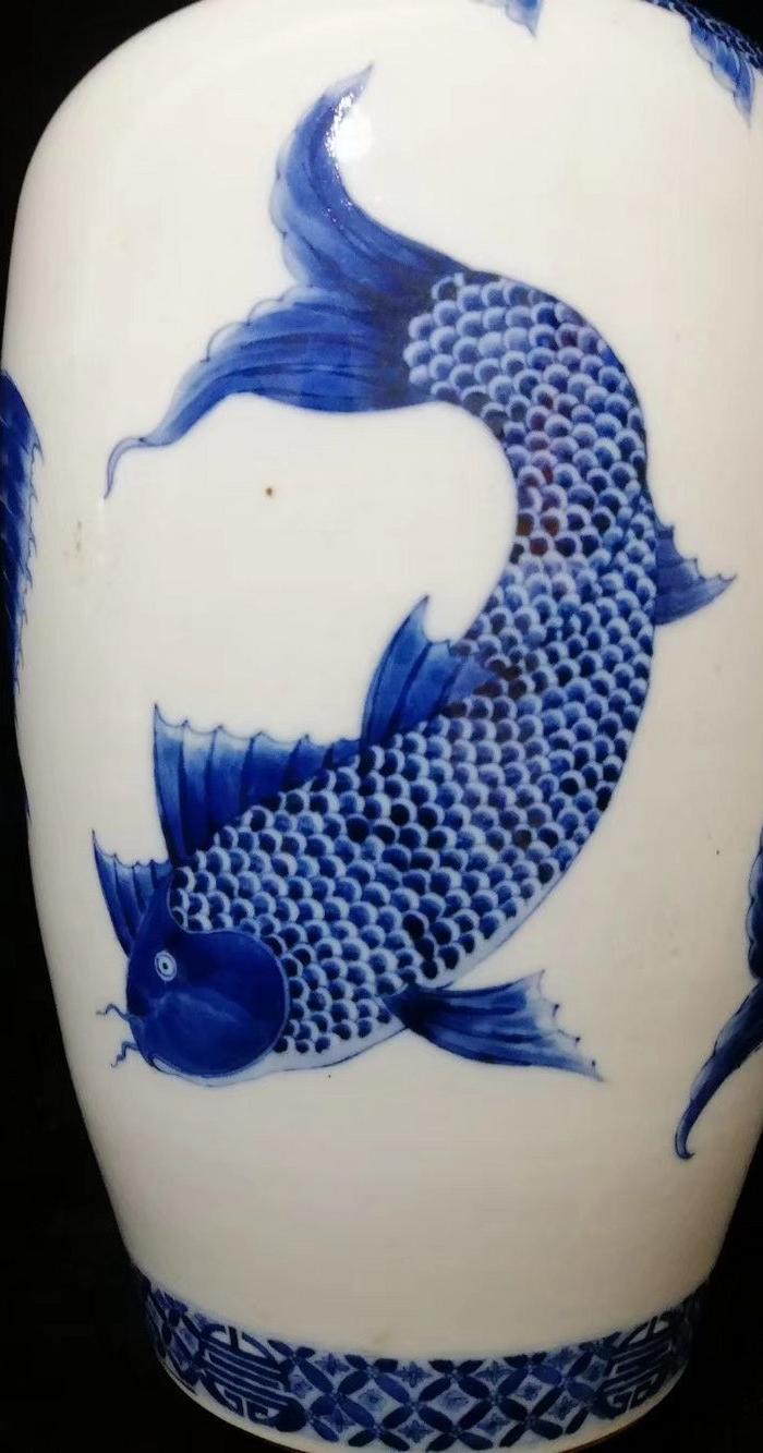 青花鱼纹瓶