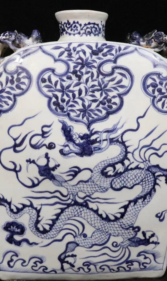 元青花龙纹扁瓶