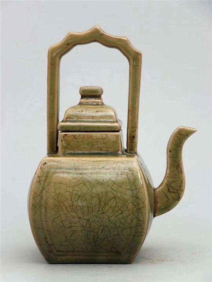 * 上虞窑 小开片暗饰刻瓷花卉纹四棱提梁壶.