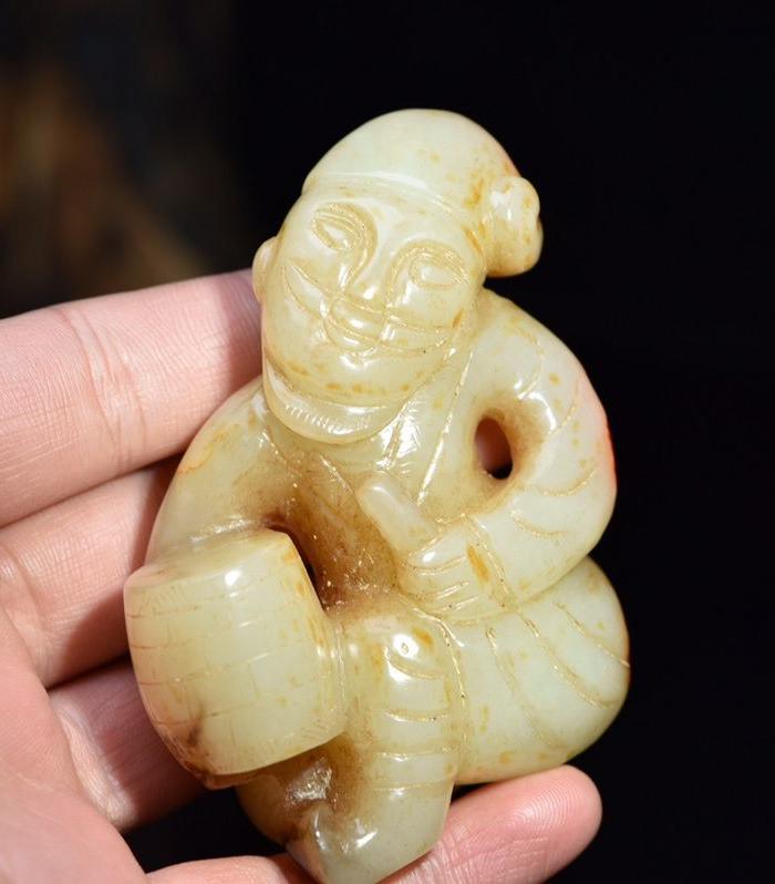 战汉老和田玉胡人