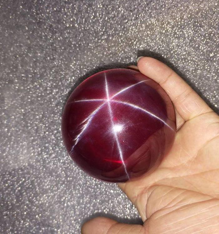 星光红宝石球