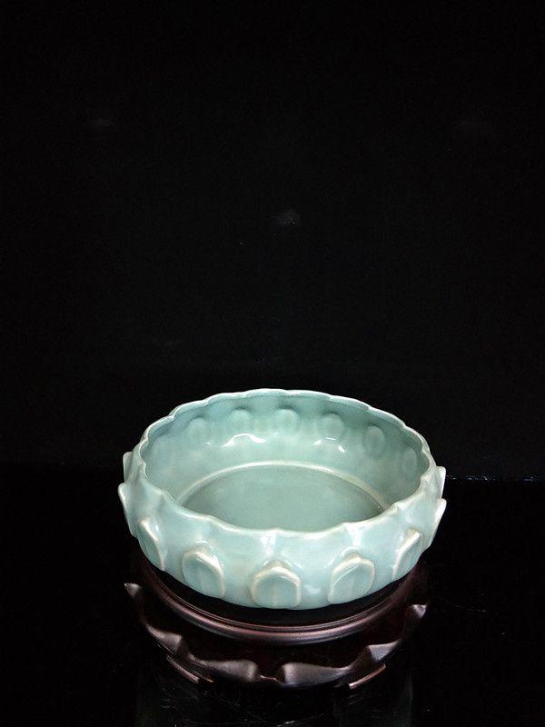 汝窑莲花纹笔洗