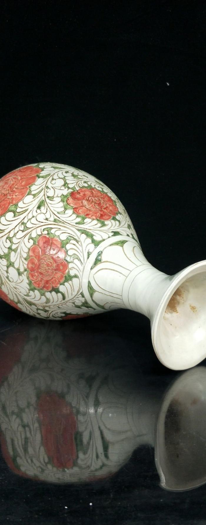 磁州窑刻花花卉玉壶春