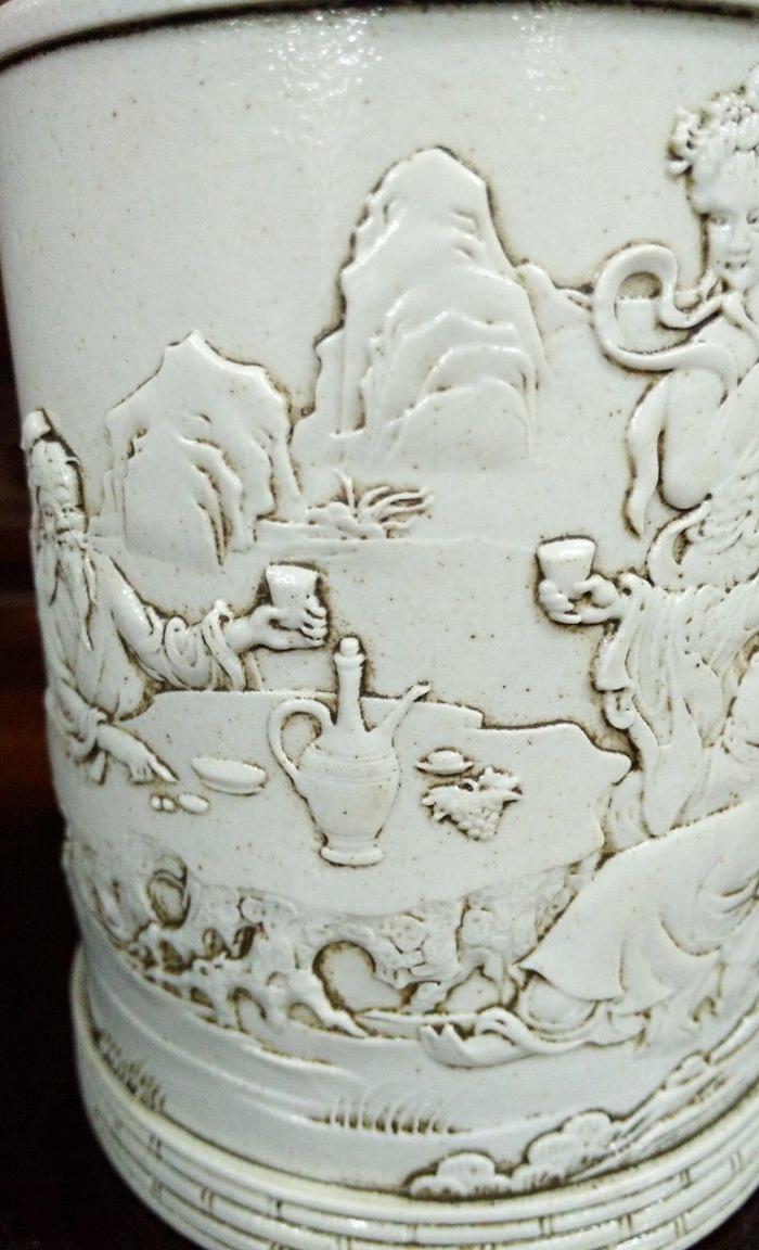 王炳荣人物笔筒