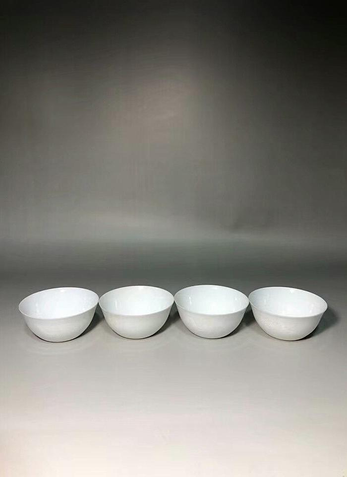 明成化薄胎白瓷鸡缸杯