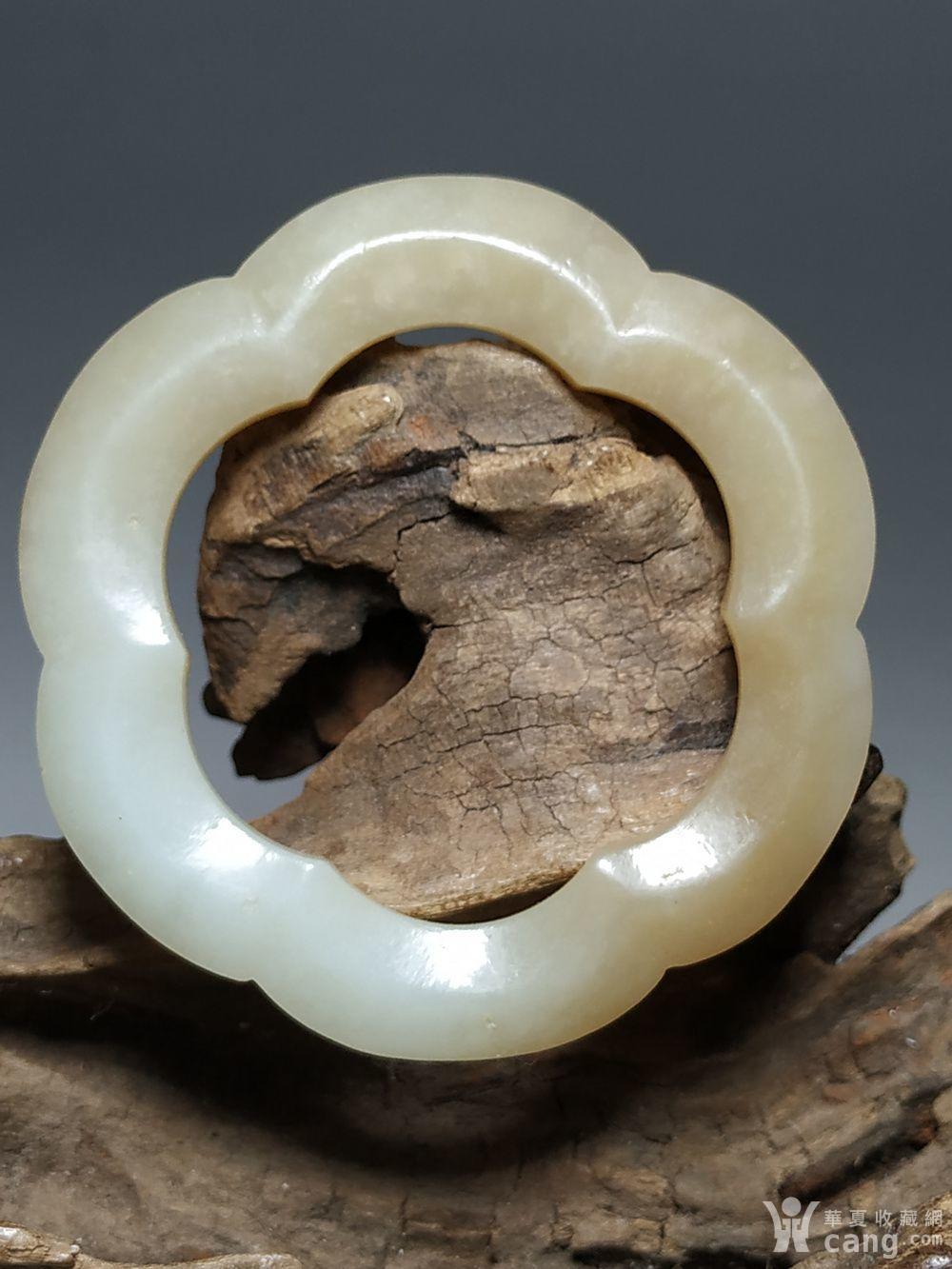 老和田青白玉海棠袈裟环