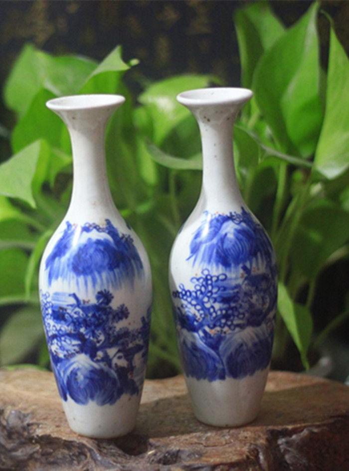 康熙青花山水柳叶瓶一对