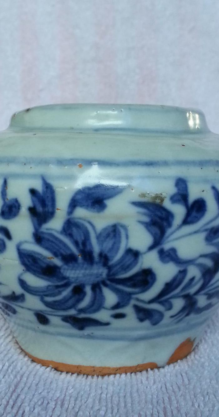 元青花缠枝菊小罐