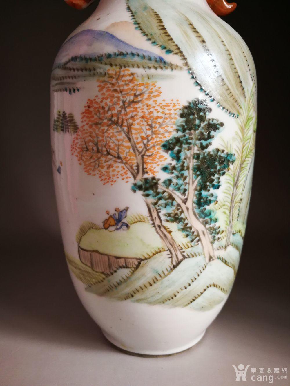 周筱松浅浆山水尺瓶