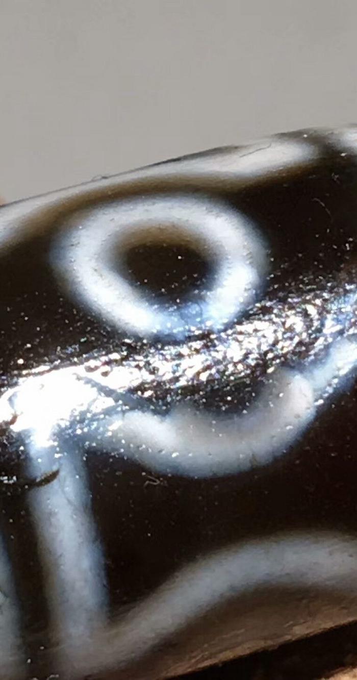 精品老玛瑙天珠,玉质细腻油润