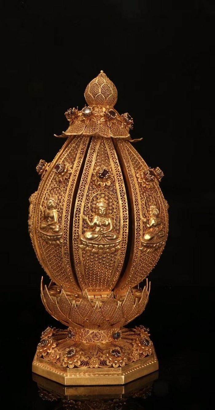 银鎏金掐丝莲花观音坐像