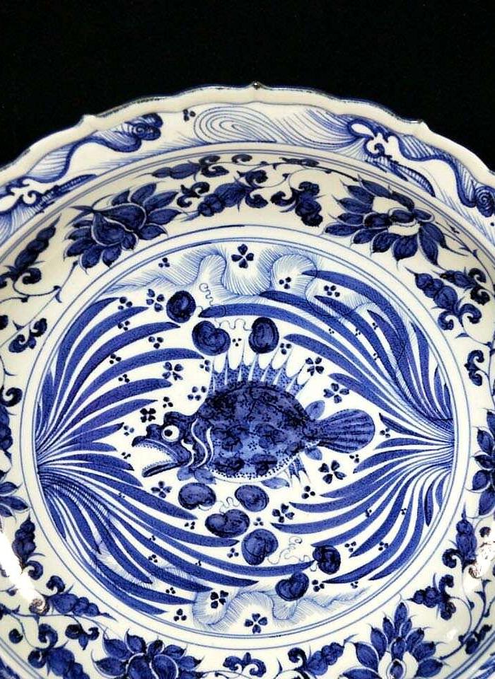 元青花鱼藻纹盘波斯纹款瓷器收藏