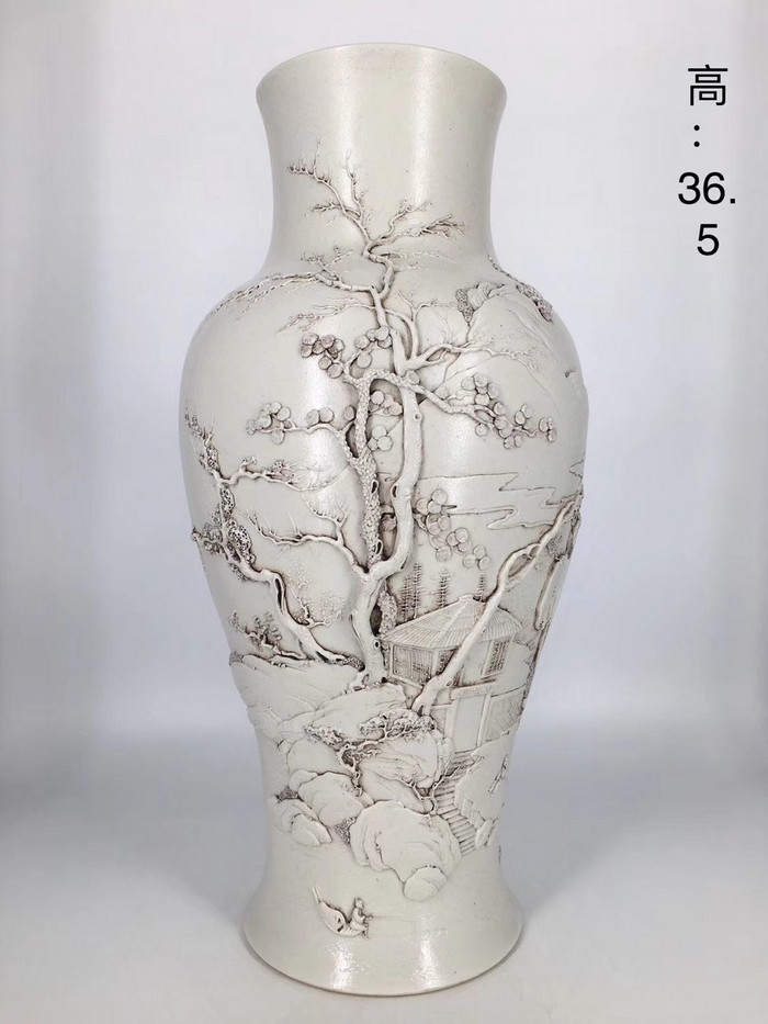 王炳荣雕瓷赏瓶