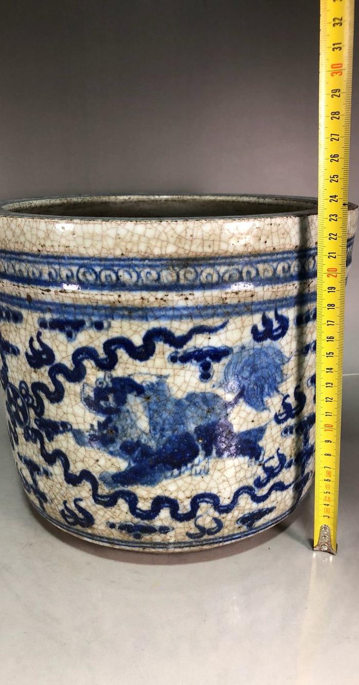 元代青花开片狮子滚绣球笔筒