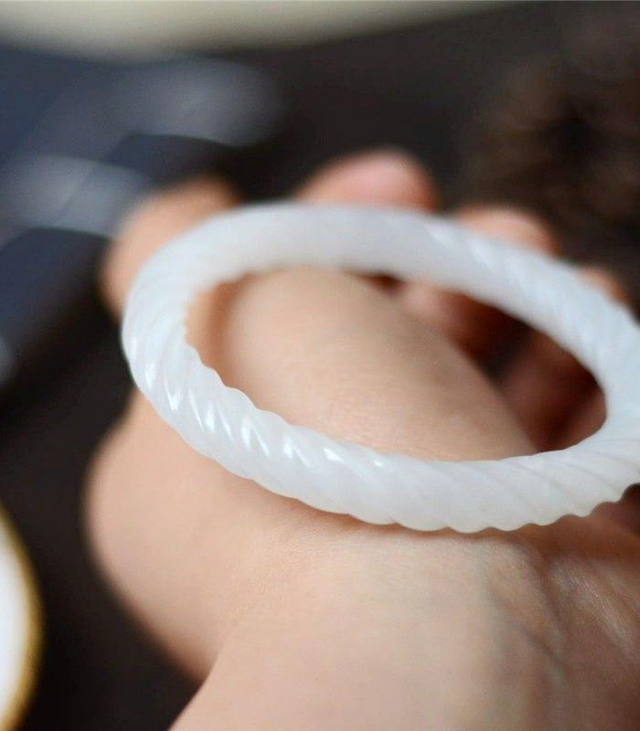 家有仙妻中何莉莉同款天然新疆和田玉手镯白玉圆条麻花螺丝玉镯子