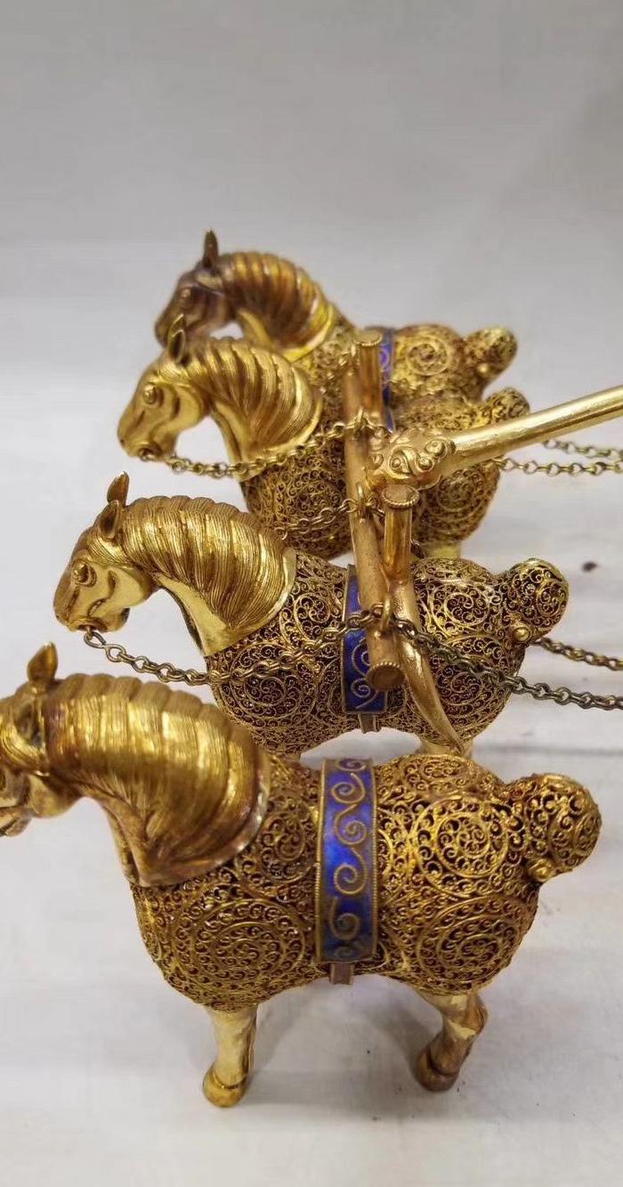 银鎏金四马拉车