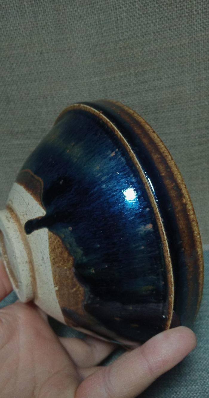 年代:宋代 艺术类别:釉里红 表现形式:碗碟 品相:全品 内容:植物花卉