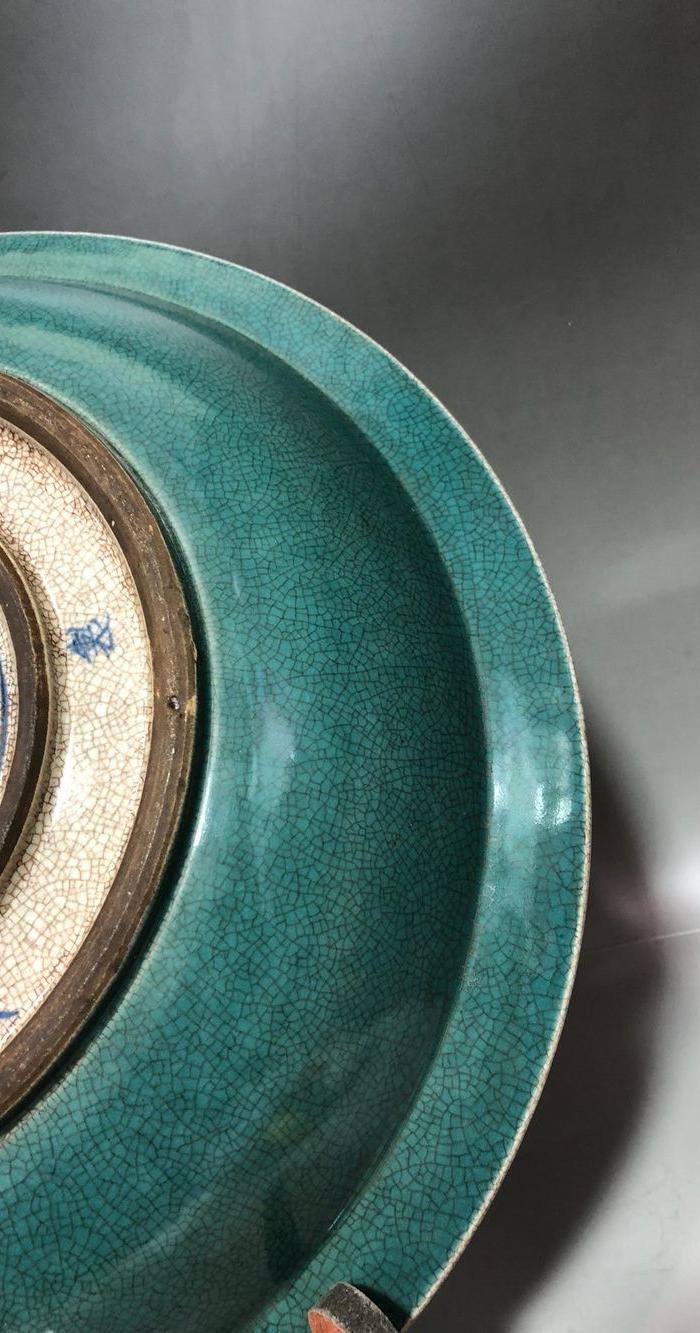 明代宣德绿釉青花开片人物故事盘