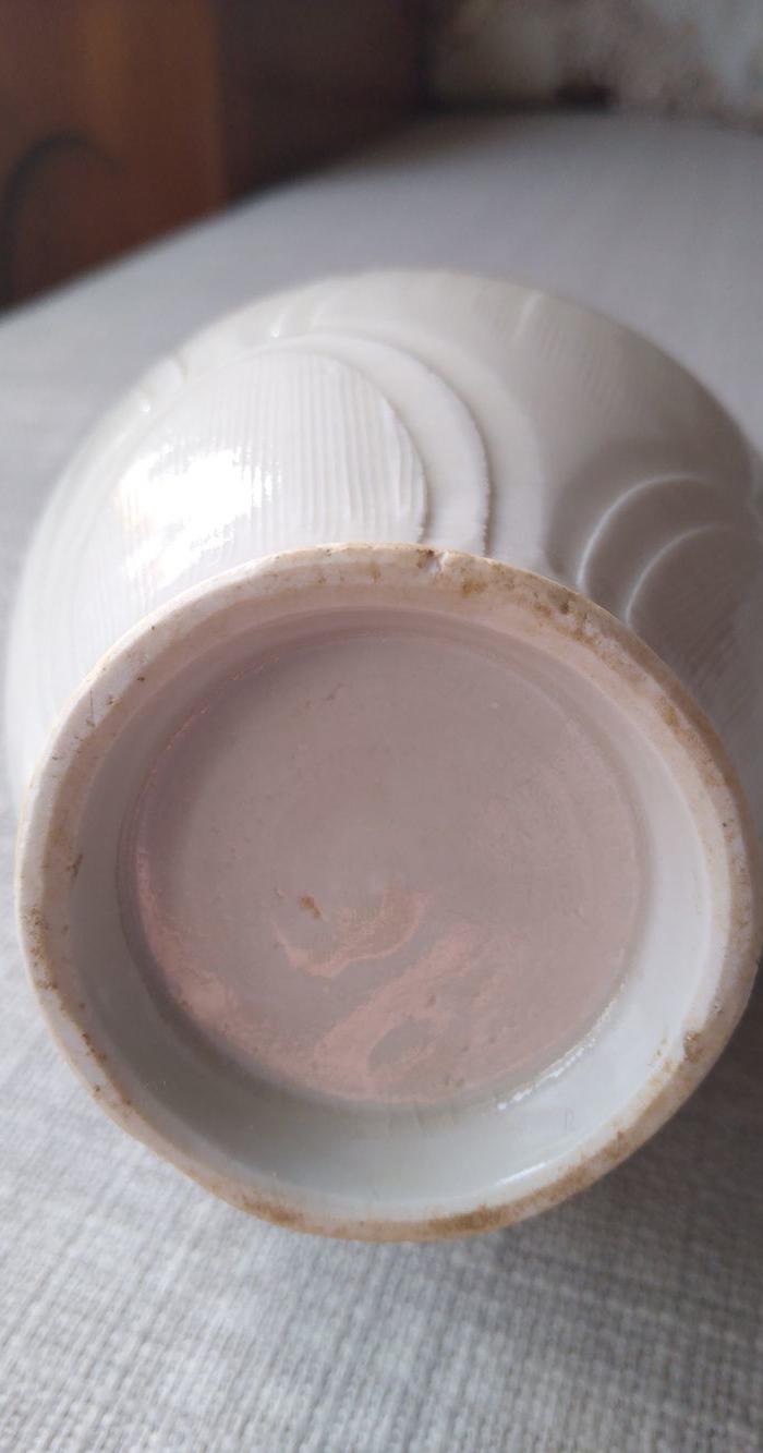 宋定窑白釉刻花凤嘴净水瓶