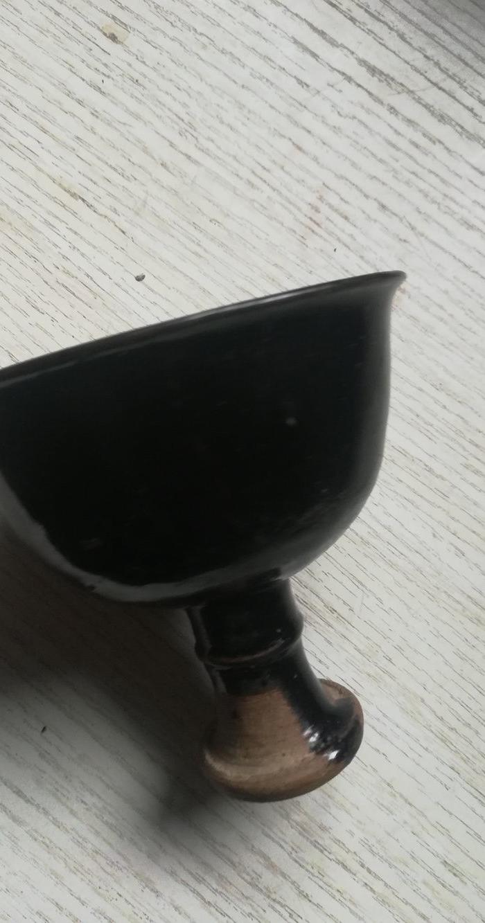 黑釉高脚杯