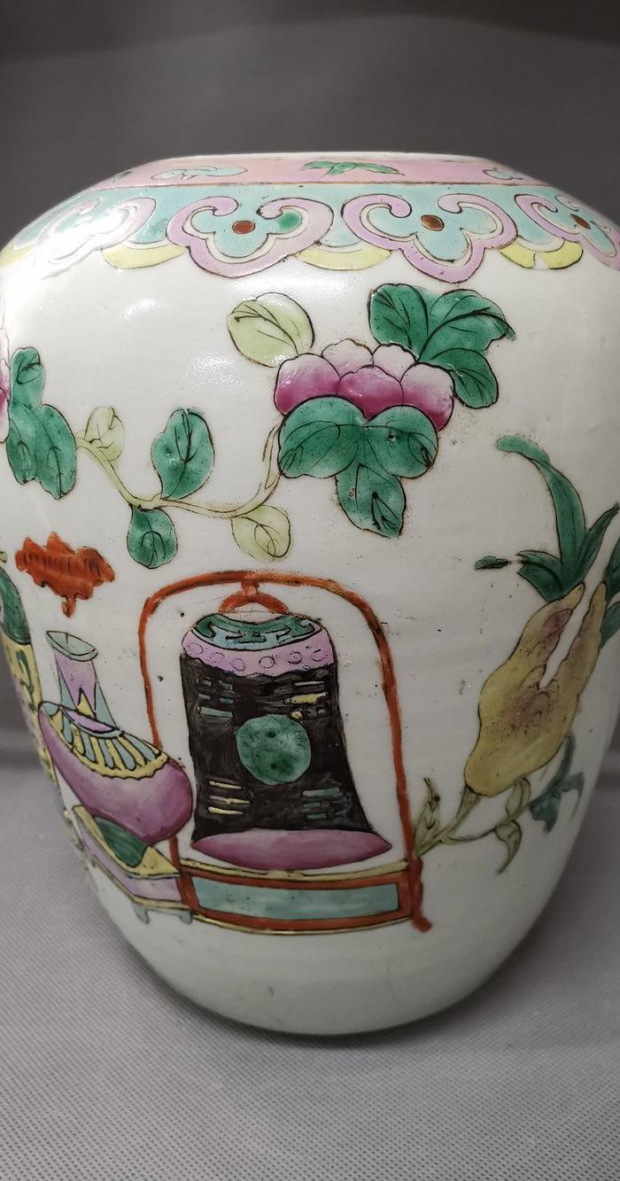 民国粉彩八宝图罐.