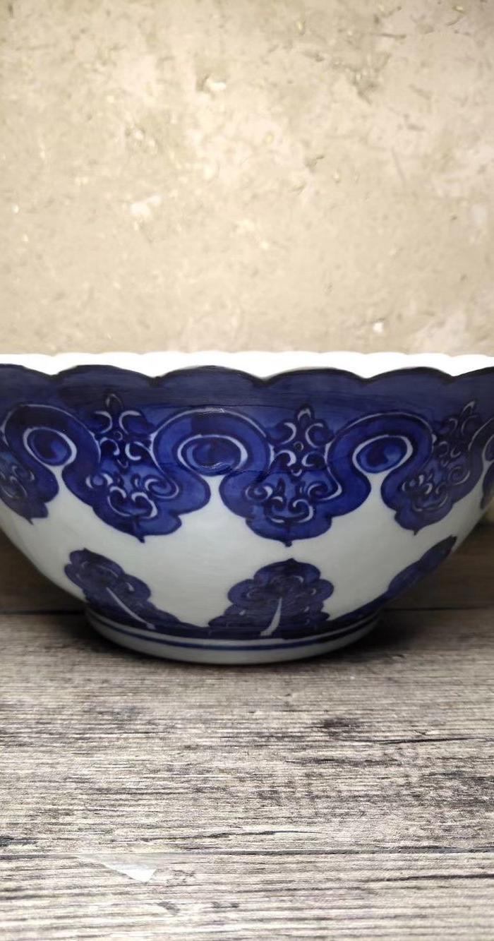 雍正青花葵口碗