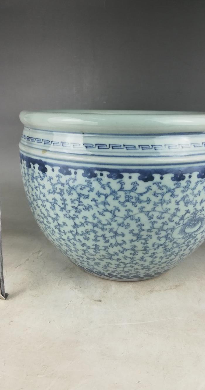 清中期青花缠枝莲纹卷缸全美品!