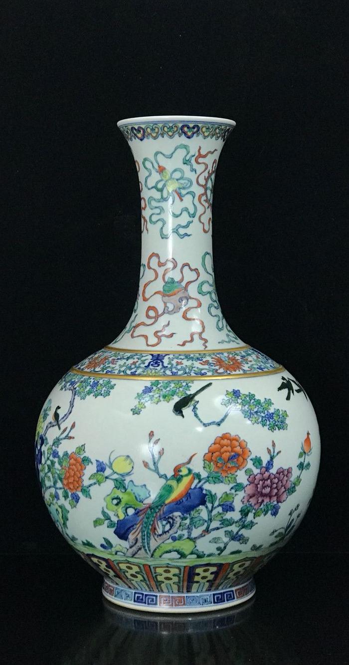 清雍正五彩八宝花鸟纹赏瓶39 23