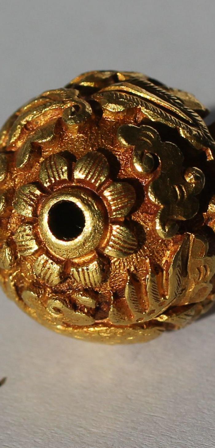 漂亮纯金大嘴凤珠