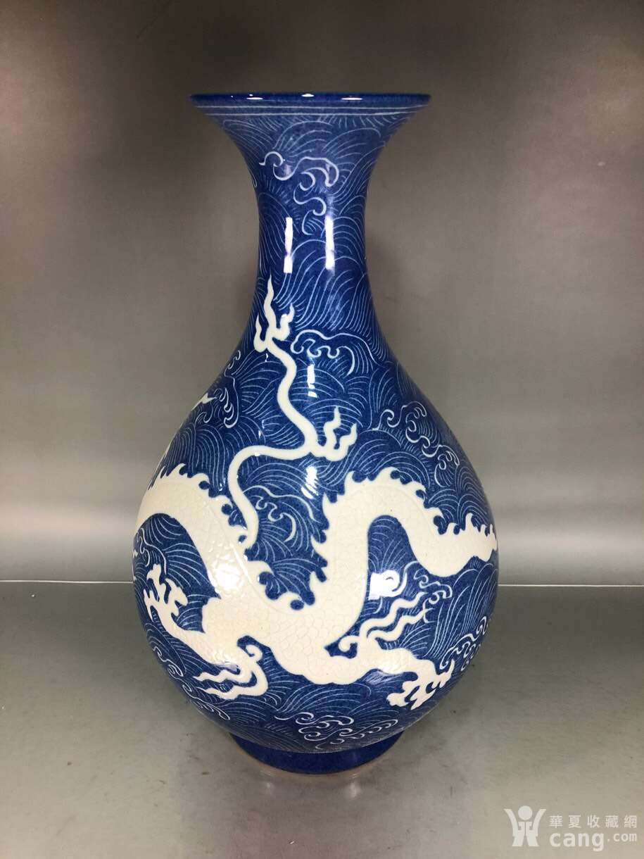 霁蓝釉浮雕白龙纹玉壶春瓶