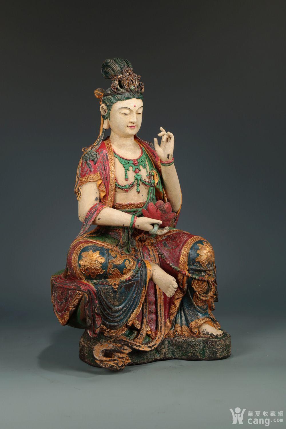 清 香樟木精绘自在观音坐像_地摊交易_华夏收藏网