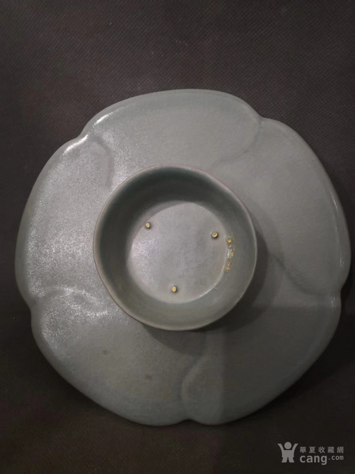 宋汝瓷石头釉莲花茶托