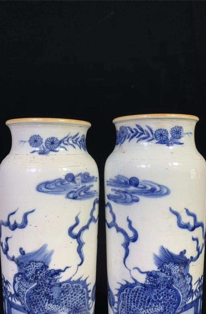 青花麒麟纹筒瓶