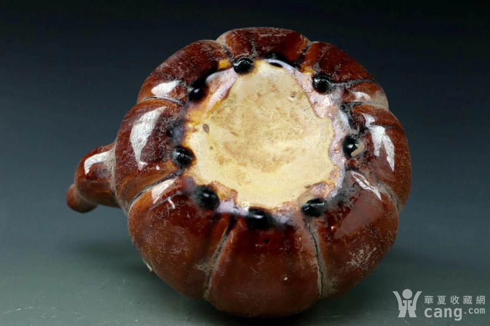 唐三彩瓜棱提梁壶