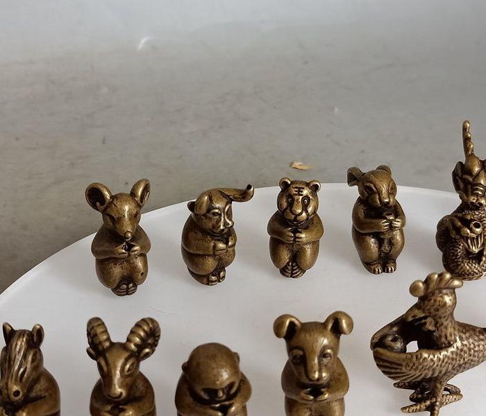 传世一套十二生肖铜挂件