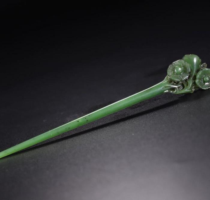 碧玉梅花发簪一支