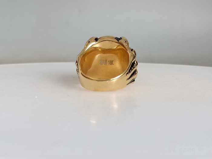 乡下收的老凤祥18k镶嵌绿宝石戒指