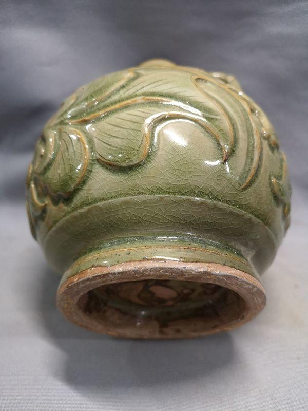 耀州窑刻花鸡头壶