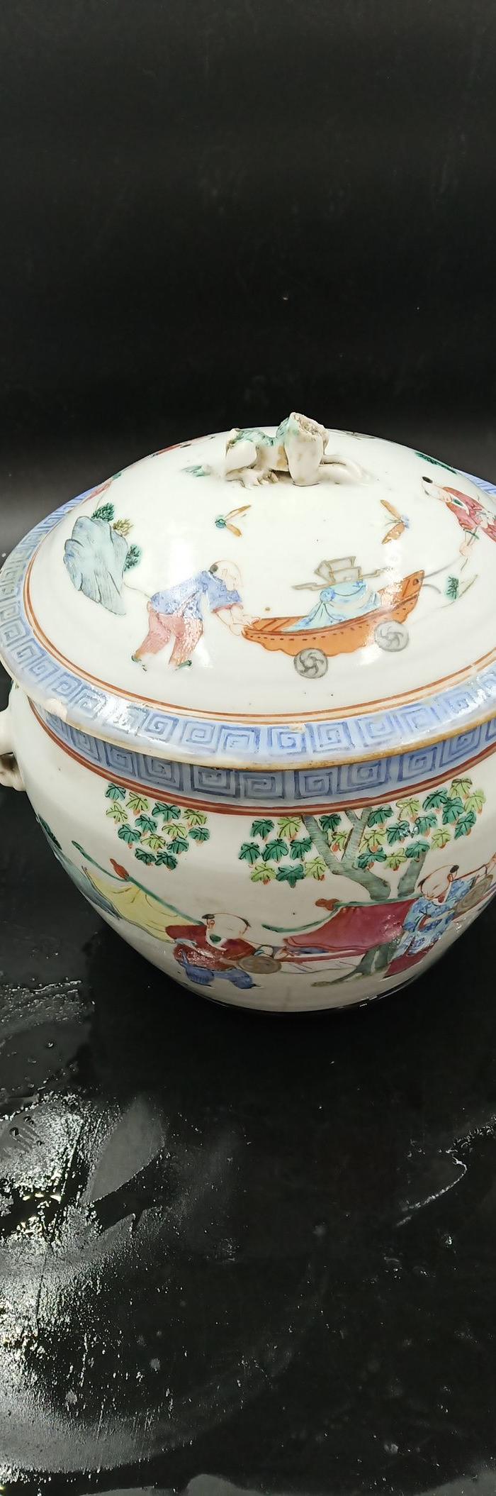 道光粉彩人物大罐