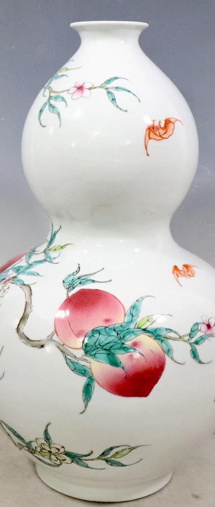 雍正粉彩福寿葫芦瓶