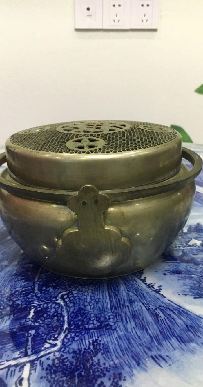精美的白铜手炉一个