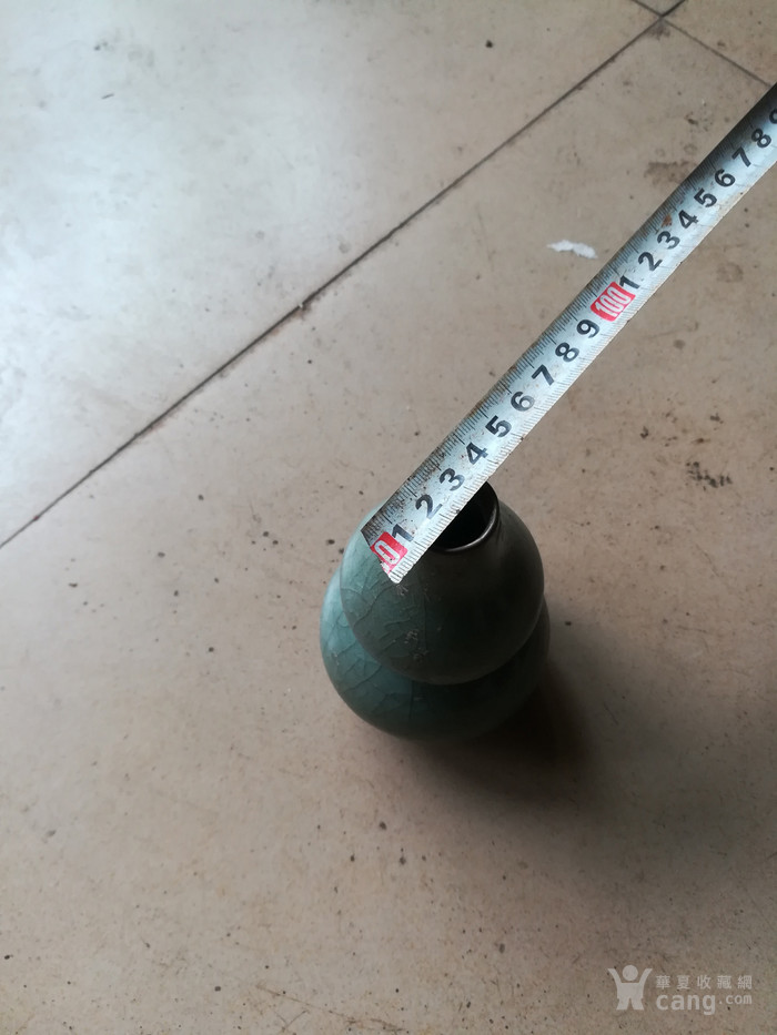 *官窑葫芦瓶.高9公分,口径3公分,真品如图.