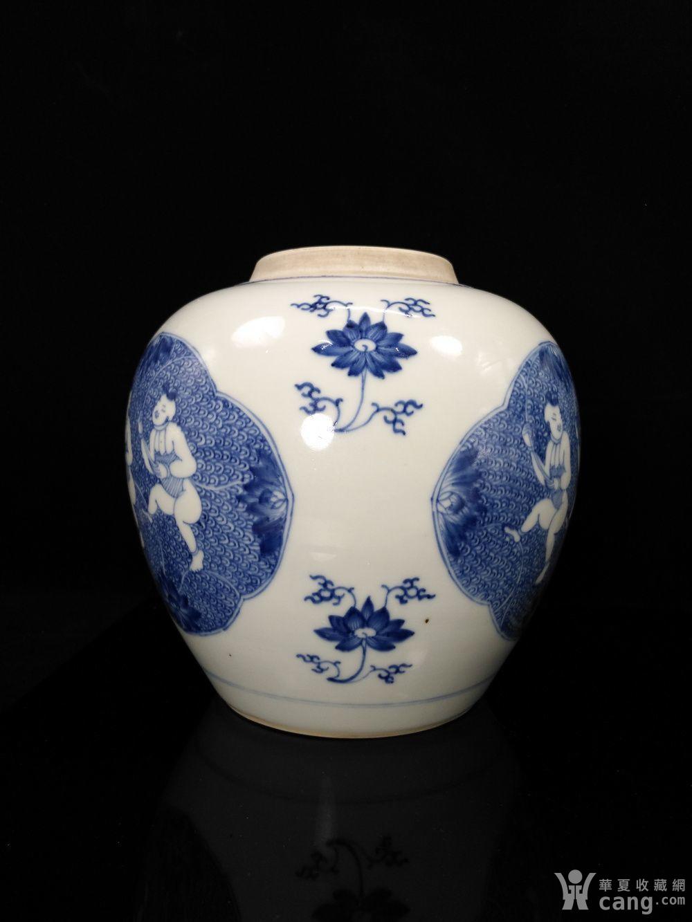 康熙执莲童子罐