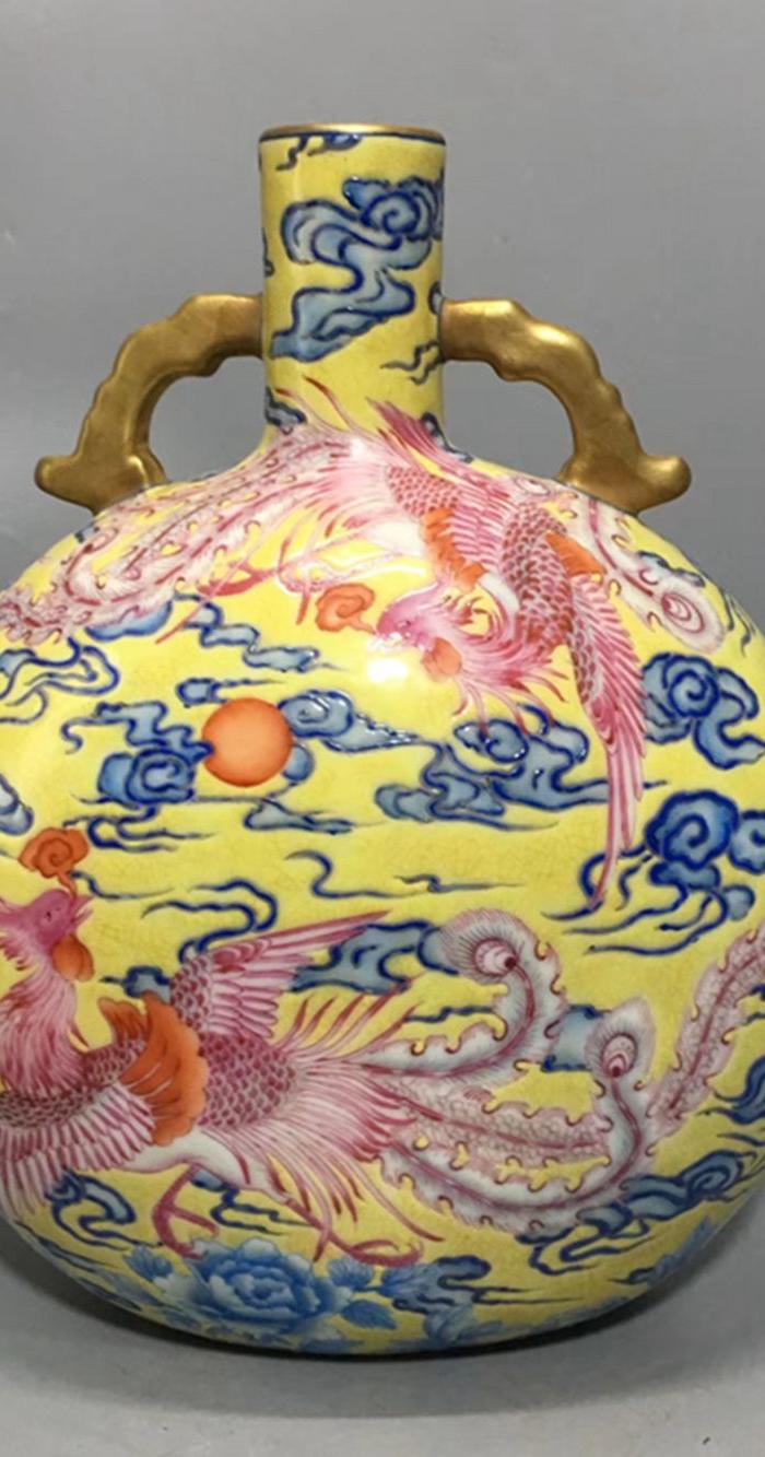 粉彩凤凰纹扁瓶